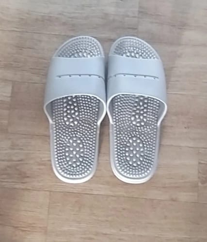 Customer photo review of Men's Massage Slippers Anti-Slip Indoor Home Batoom Bathing Sandals Simple Sle PVC Material Comfortable Summer Slippers