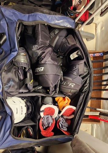 Customer photo review of Conway+Banks Hockey Bag