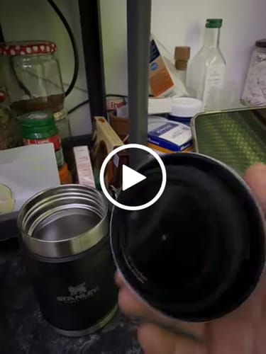 Customer video review of Stanley Classic Legendary Paslanmaz Çelik Yemek Termosu Siyah 0.40 L