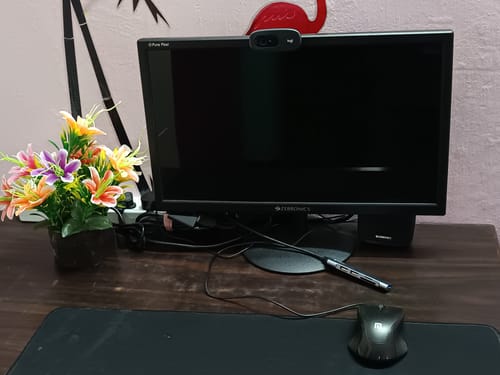 Customer photo review of Lenovo ThinkCentre Tiny Mini PC | Intel i5-7th Gen | Win 11 Pro | Refurbished