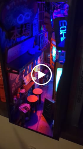 Customer video review of Neo Ramen MiniAlley – A Cyberpunk DIY Diorama Booknook