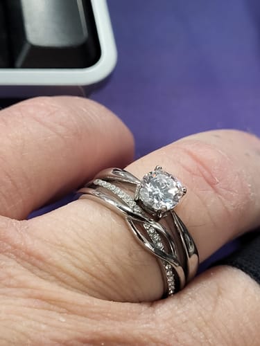 Customer photo review of Simple Round Solitaire Ring