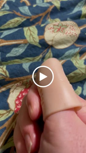 Customer video review of XL Finger & Thumb Protectors : Set of 5 – Super Stretchy Finger Protectors & Picking Support