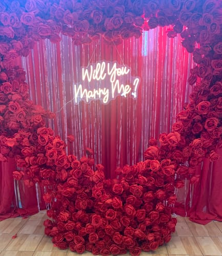 Customer photo review of 8ft Romantic Atmosphere Heart Shaped Red Rose Flower Wall Wedding Decoration Indoor