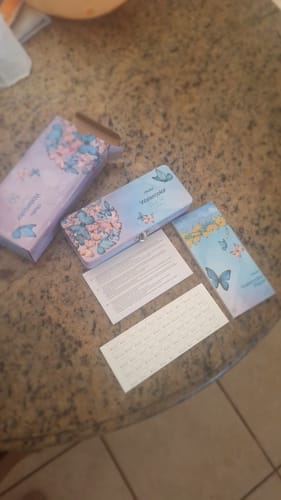 Customer photo review of Ohuhu 50 Colors Portable Watercolor Paint Set