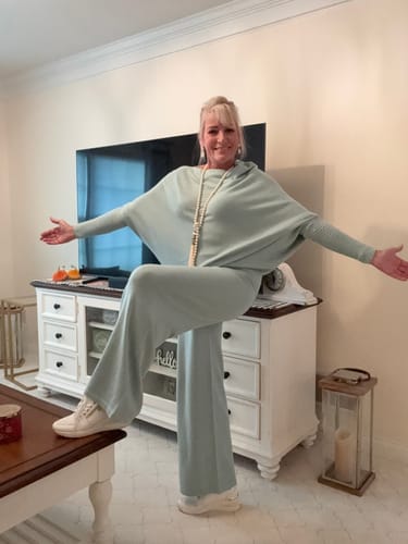 Customer photo review of HEIDI DAUS®"New Elegance" Pull On Knit Pants