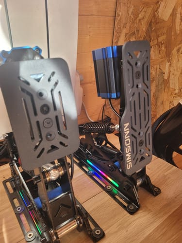 Customer photo review of Newest Simsonn Pedal Pro X Ultra with Haptics and RGB Feedback