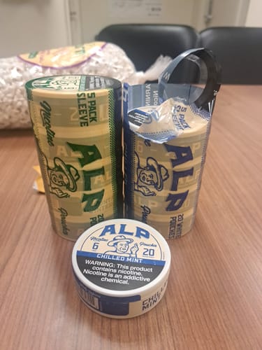 Customer photo review of Chilled Mint Nicotine Pouches