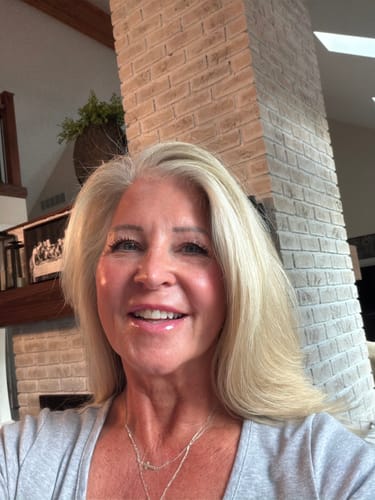 Customer photo review of Flex Hold Hairspray