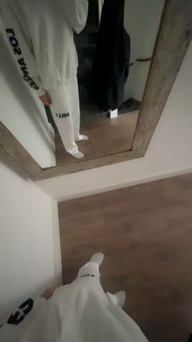 Customer photo review of SLEEVE LOGO HOODIE OFF WHITE