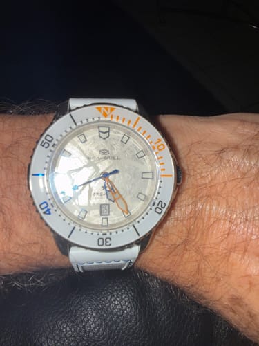 Customer photo review of Ocean Series Pro | Ice Wing | Titanium | 300m Waterproof | 43mm