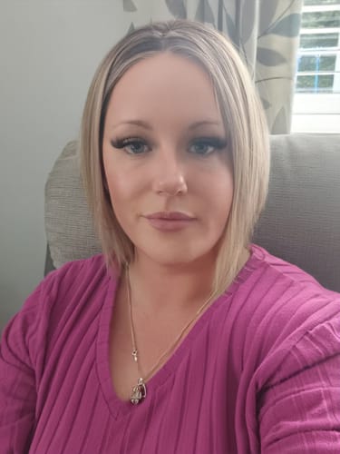 Customer photo review of JBEXTENSION 12 Inches Bob Cut Waffle Pre-Cut Snowflake Lace Frontlace Glueless Wig KHLOE WAFFLE【PERMATEASE】【BENDY EAR TABS】