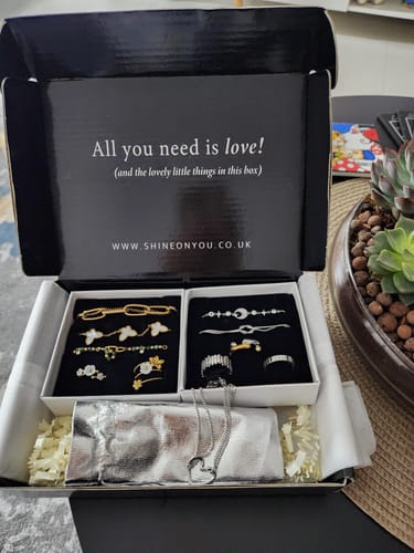 Customer photo review of SURPRISE GIFT