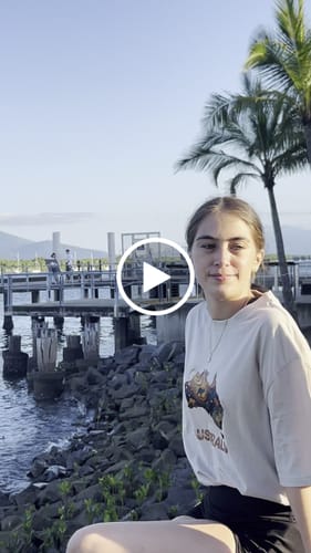 Customer video review of Unisex oversized t-shirt