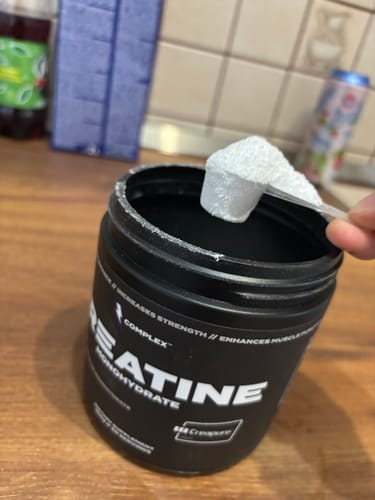 Zákaznická recenze s fotkou produktu Creatine Monohydrate