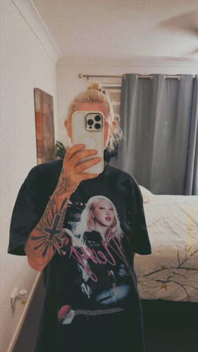 Maquiela F. review of BLACKPINK Rosé Print Round Neck T-shirt image 1 out of 1