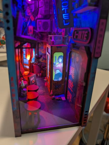 Customer photo review of Neo Ramen MiniAlley – A Cyberpunk DIY Diorama Booknook