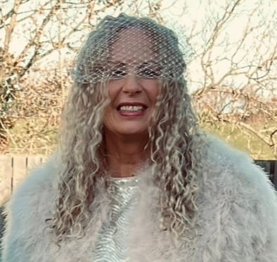 Customer photo review of Beach Wave Remy Human Hair Invisible Wire Extension - Mixed Blonde