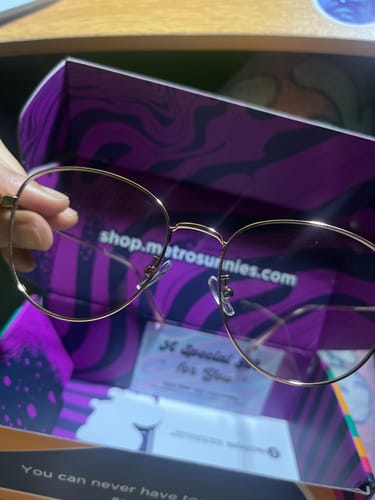 Customer photo review of MetroSunnies Gianni (Rose Gold) / Con-Strain PRO Photochromic Blue Light / UV400 / Anti-Radiation