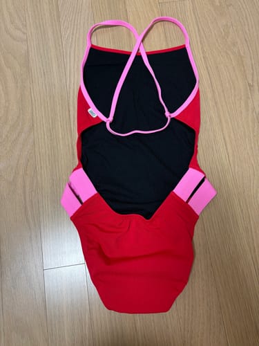 Sunyoung review of IBIZA ONE PIECE || Ruby|Fairy Floss image 1 out of 1
