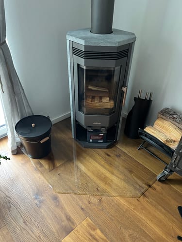 Customer photo review of Glasplatte Kamin, Funkenschutzplatte Glas für Kaminofen - Fünfeck