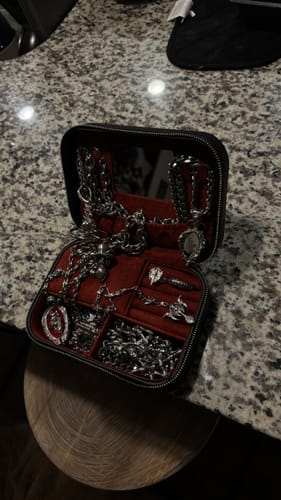Customer photo review of DYT TRAVEL JEWELRY CASE