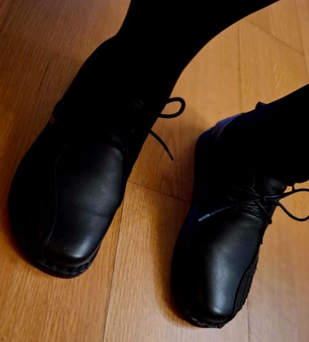 Mariela P. review of Women Summer Retro Genuine Leather Spliced Flat Shoes image 1 out of 1