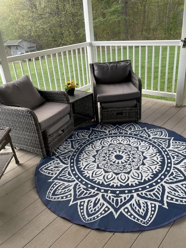 Customer photo review of HOMREST 3 Piece Outdoor Swivel Chairs -All Weather Wicker Patio Bistro Table and Chairs Set, Grey