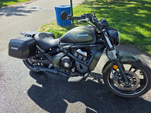 Customer photo review of 40L - Lamellar Raven Extra Large Kawasaki Vulcan S VN650 Matte Motorcycle Hard Saddlebags