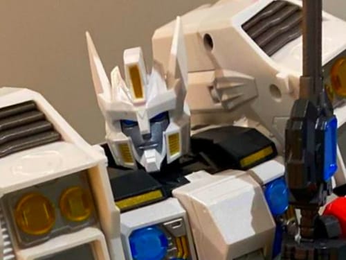 Customer photo review of Wonderful-Trans WT01 WT-01 White Ronin (IDW Drift) 21cm / 8.3"