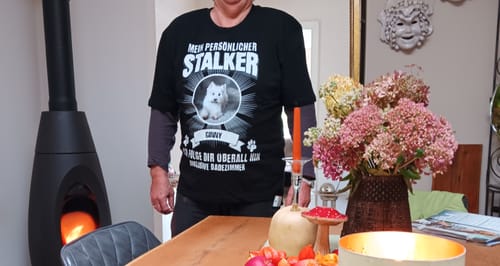 Customer photo review of Mein persönlicher Stalker - Personalisierbares Unisex T-Shirt