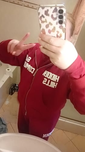 Customer photo review of GATED COMMUNITY STRAIGHT LEG SWEATPANTS BURGUNDY
