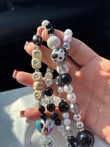 Customer photo review of Portachiavi Lungo da collo di perle fatto a mano 🖤 Nero