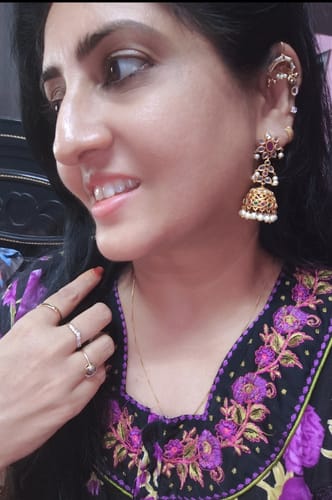 Customer photo review of Shruti 22k Gold Plated Earcuff