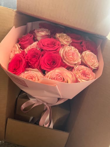 Customer photo review of Pink & Hot Pink Rose Bouquet