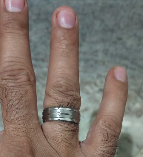 Customer photo review of Splendid Silver Band Ring