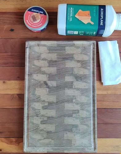 Customer photo review of Aeroplane - Mineral Oil - Used for Wood Finishing & Restoration - Wood Varnish |