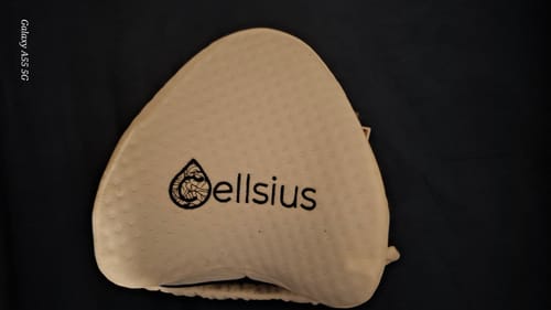 Avis photo d'un client sur Coussin Orthopédique Genoux Cellsius - Le secret d'un sommeil sans douleur