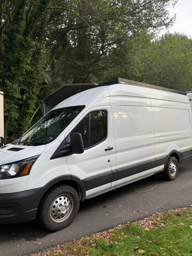 Customer photo review of Ford Transit Roof Rack – Premium Light Bar - 148" EXT High Roof