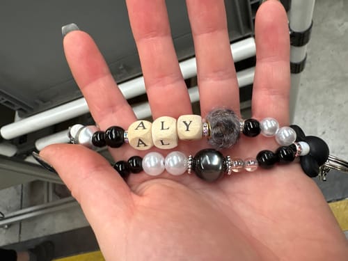 Customer photo review of Portachiavi Corto di perle fatto a mano 🖤 Nero