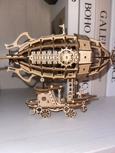 Customer photo review of Dirigeable des Contes - La Maquette en Bois®
