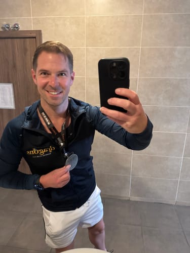 Customer photo review of Men's cool contrast zip hoodie