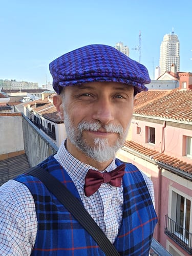 Customer photo review of Vintage Cap Tweed Festive Limited Edition