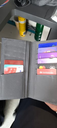 Juan Gustavo M. review of Cartera Bernal • Oxford image 1 out of 1