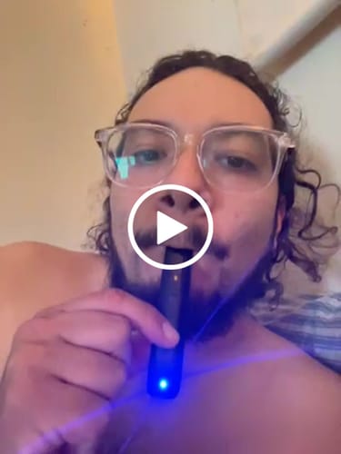 Customer video review of THCA Live Resin Vape Pen