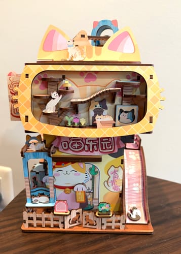 Customer photo review of Cats' House Desk Bin DIY Miniature