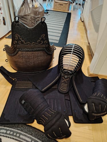 Customer photo review of *SPECIAL OFFER!* - 'VANGUARD MYRMIDON' Super Protective GUARD-STITCH KendoStar Bogu Set
