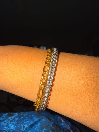 Customer photo review of Figaro Bracelet