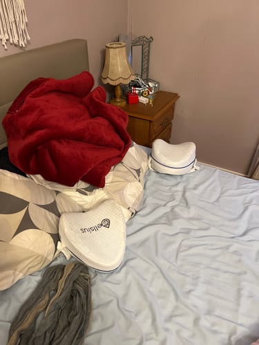 Avis photo d'un client sur Coussin Orthopédique Genoux Cellsius - Le secret d'un sommeil sans douleur