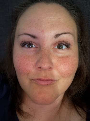 Anne G. review of BOND GIRL Wimpernkleber transparent image 1 out of 1